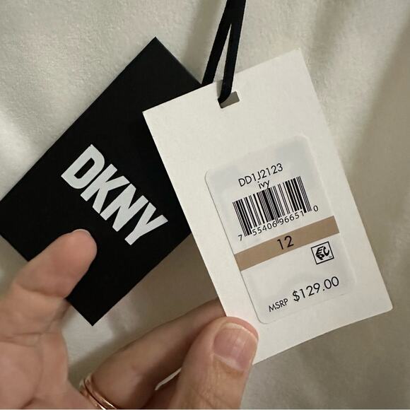 DKNY White Cape Overlay Dress Women’s size 12 NWT beautiful bridal cocktail mini - Picture 5 of 9